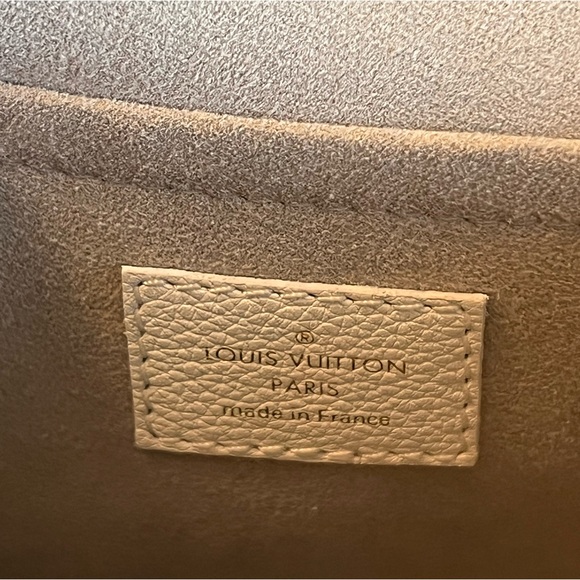 My lock me chain bag in WHITE - Picture 9 of 16